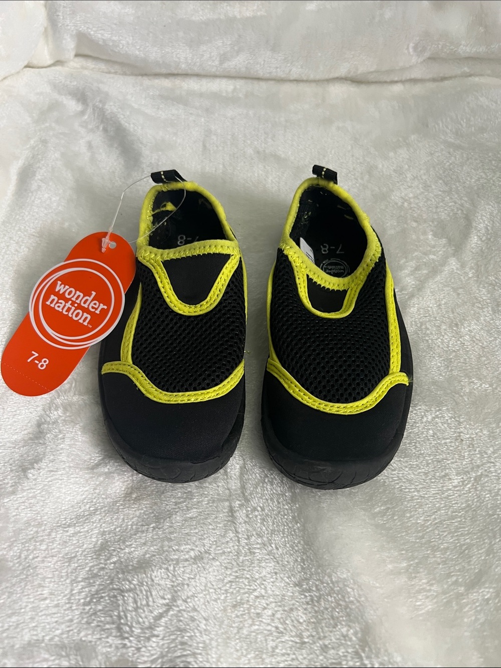 New wonder nation Black and Neon Yellow Kids Slip-On Water Shoes size 7-8